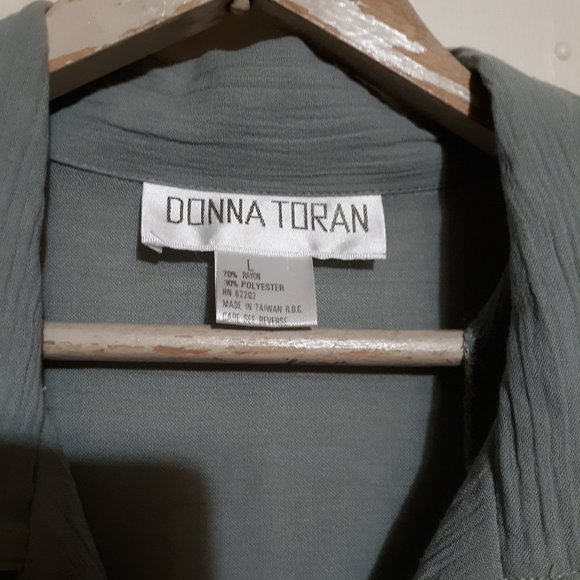 Vintage DONNA TORAN Womens Large Cardigan Top Grey textured button roll tab EUC - Picture 2 of 6
